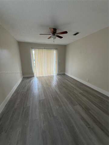 9961 Three Lakes Cir, Boca Raton, FL 33428
