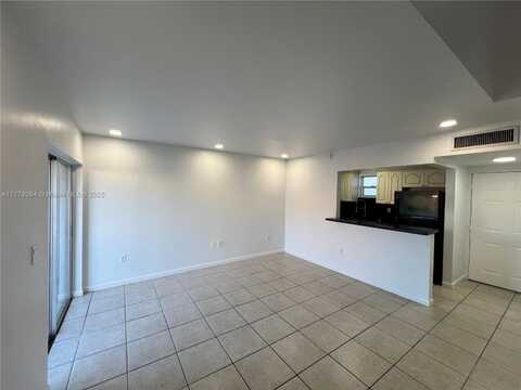 399 NW 72nd Ave, Miami, FL 33126
