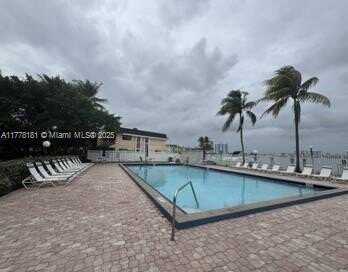 2821 N Miami Beach Blvd, North Miami Beach, FL 33160