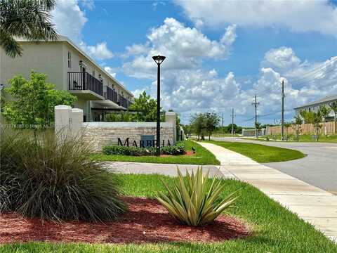 752 SE 17th St, Homestead, FL 33034