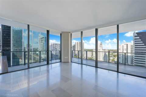 88 SW 7th St, Miami, FL 33130