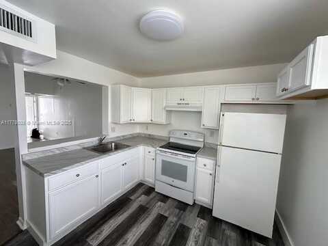 1071 Adams Ave, Homestead, FL 33034