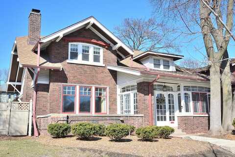 2371 N Sherman Blvd, Milwaukee, WI 53210