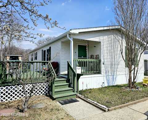 4 Kane Lane, Hazlet, NJ 07734