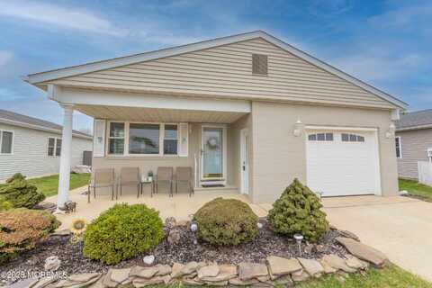 9 Lumsden Court, Toms River, NJ 08757