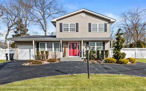5 Sorowoc Lane, Bay Shore, NY 11706