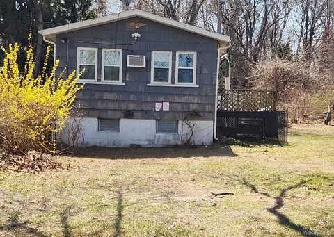 44 Osage Street, Selden, NY 11784