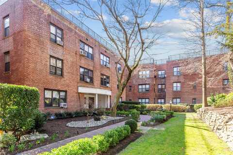 2 Townhouse Place, Great Neck, NY 11021