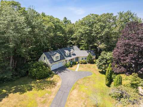 45 Beach Avenue, Kennebunk, ME 04043