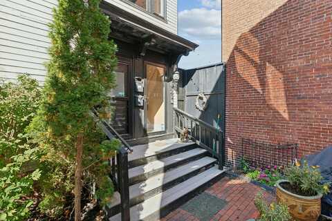 21 Pine Street, Portland, ME 04102