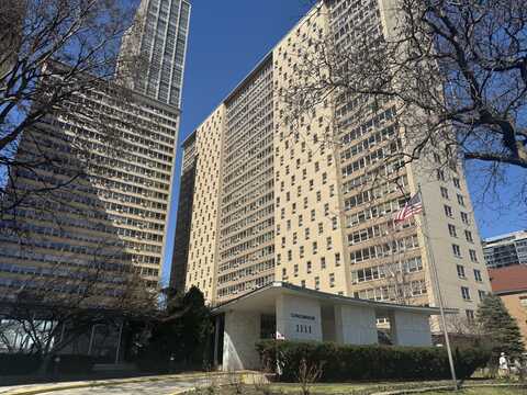 3950 N Lake Shore Drive, Chicago, IL 60613