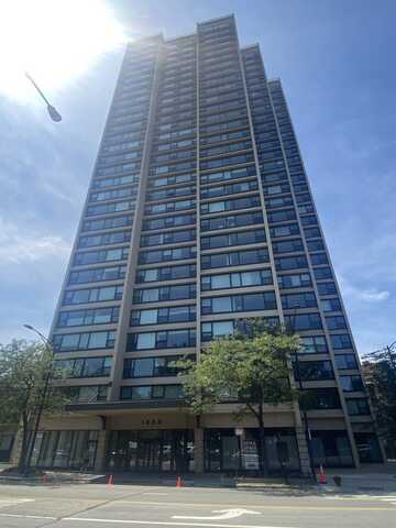 1850 N Clark Street, Chicago, IL 60614
