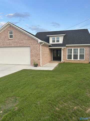 15 Swanee Drive, Albertville, AL 35950