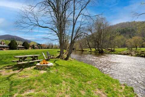 3548 River Front Lane, Hiawassee, GA 30546