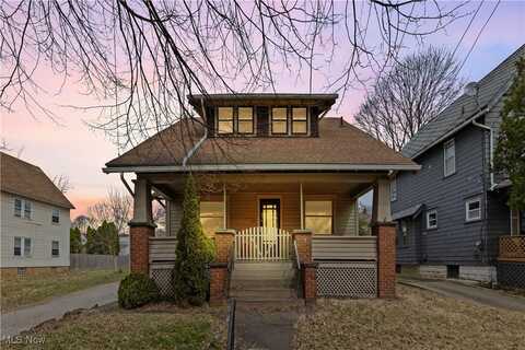 915 Delia Avenue, Akron, OH 44320