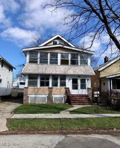 2700 Hood Avenue, Cleveland, OH 44109