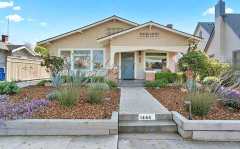 College, FRESNO, CA 93728