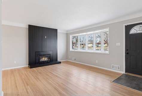 Hilltop, SAINT PAUL, MN 55110