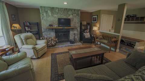 5 Sportscenter Village Way, Dover, VT 05356