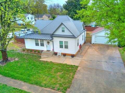 222 E Pecan Street, Coweta, OK 74429