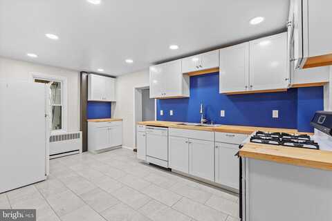 Locust, MECHANICSBURG, PA 17055