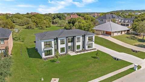 811 Bentwater Parkway, Grand Prairie, TX 75104