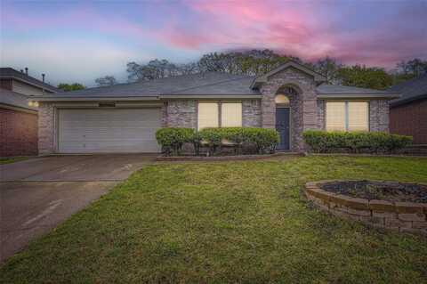 1013 Hidden Lake Drive, Burleson, TX 76028
