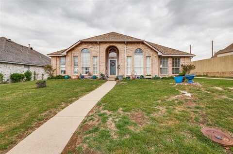 805 Twin Creek Drive, DeSoto, TX 75115