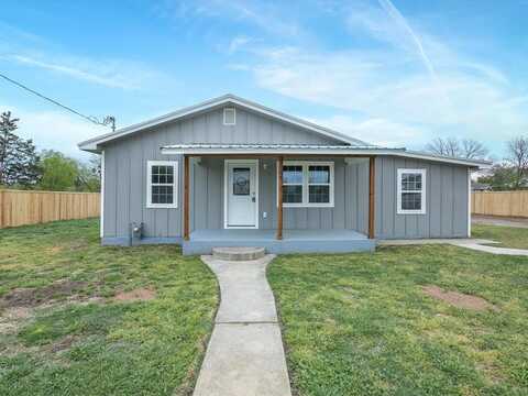 107 E Riley Street, Bowie, TX 76230