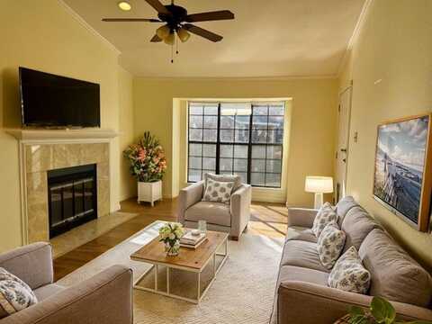 2733 Silver Creek Drive, Arlington, TX 76006