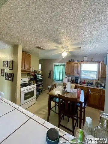 Misty Oaks, FLORESVILLE, TX 78114