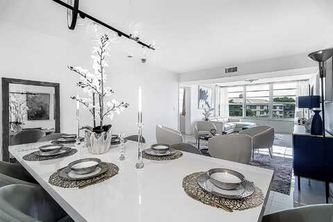 Whitehall Dr, West Palm Beach, FL 33401