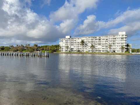 Se 15Th Ct, Deerfield Beach, FL 33441