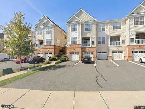 Hickory Corner Ter, Ashburn, VA 20147