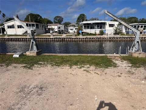 105 SCHOONER DRIVE, PALM HARBOR, FL 34683