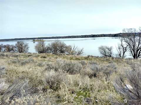 Edwards, MOSES LAKE, WA 98837