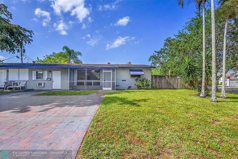 440 SW 9th Ter, Hallandale Beach, FL 33009