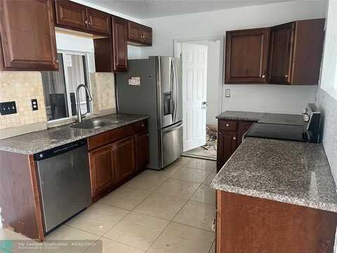 6670 NW 27th St, Sunrise, FL 33313