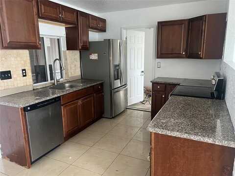 6670 NW 27th St, Sunrise, FL 33313