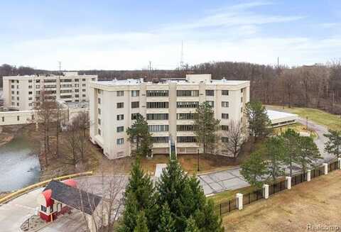 43100 12 OAKS CRESCENT Drive, Novi, MI 48377