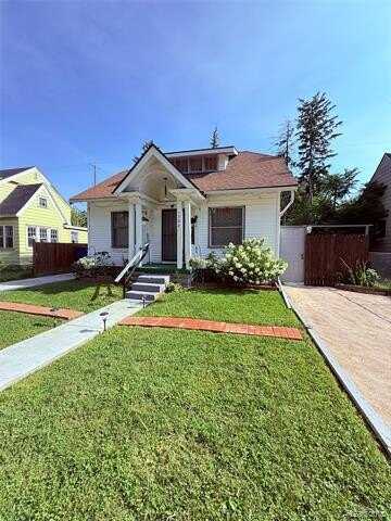 1702 COPEMAN Boulevard, Flint, MI 48504