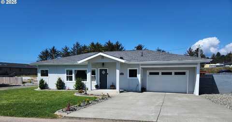 1244 MOORE ST, Brookings, OR 97415