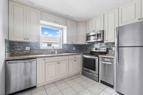 1205 S Lakes End Drive, Fort Pierce, FL 34982