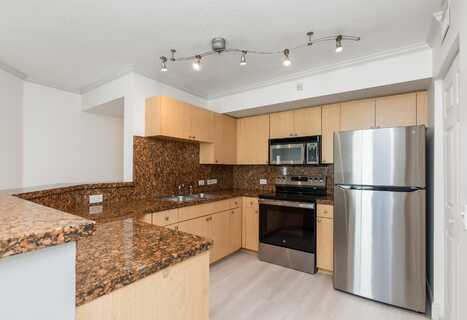 810 Villa Circle, Boynton Beach, FL 33435