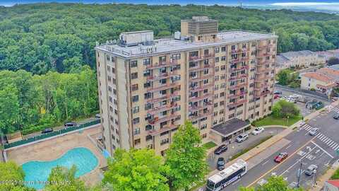 1000 Clove Road, Staten Island, NY 10301