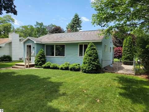 414 Davis Street, Traverse City, MI 49686