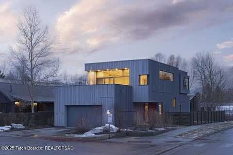 795 E SIMPSON Avenue, Jackson, WY 83001