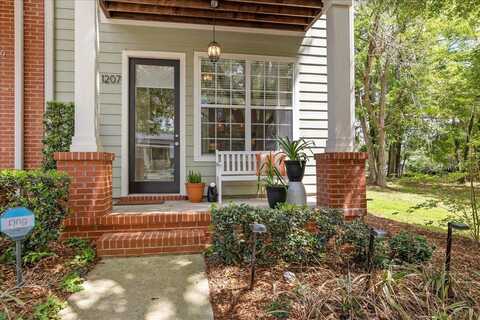 1207 N Duval Street, Tallahassee, FL 32303