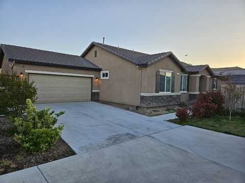 1714 Bolton Avenue, Tulare, CA 93274