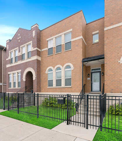 Pershing, CHICAGO, IL 60653